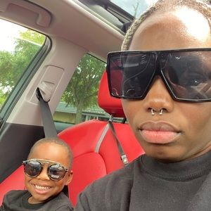 Meet your Posher, Canisha